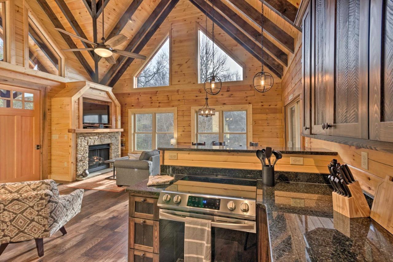 ברייסון סיטי Hilltop Cabin On 5 Acres With Hot Tub And Waterfall! מראה חיצוני תמונה