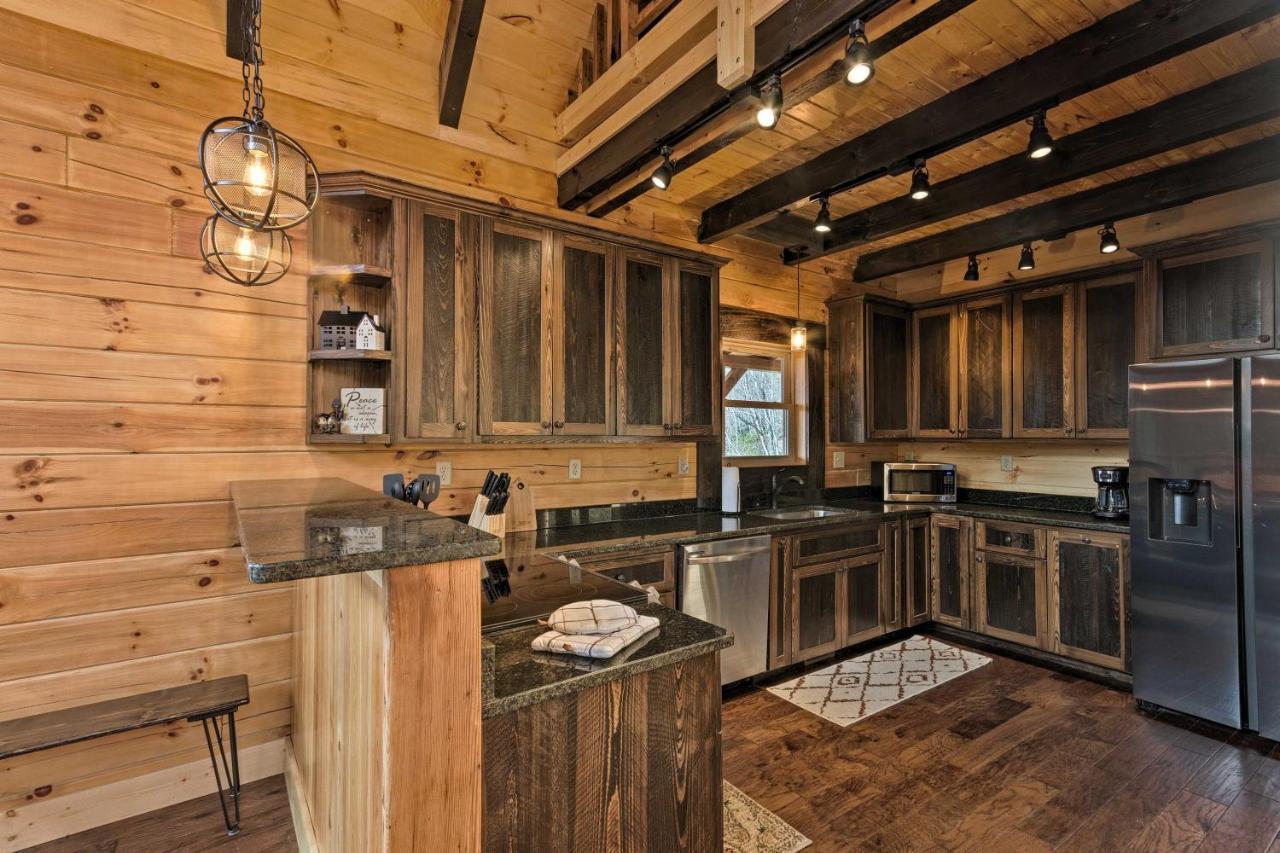 ברייסון סיטי Hilltop Cabin On 5 Acres With Hot Tub And Waterfall! מראה חיצוני תמונה