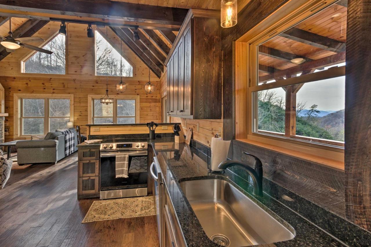 ברייסון סיטי Hilltop Cabin On 5 Acres With Hot Tub And Waterfall! מראה חיצוני תמונה